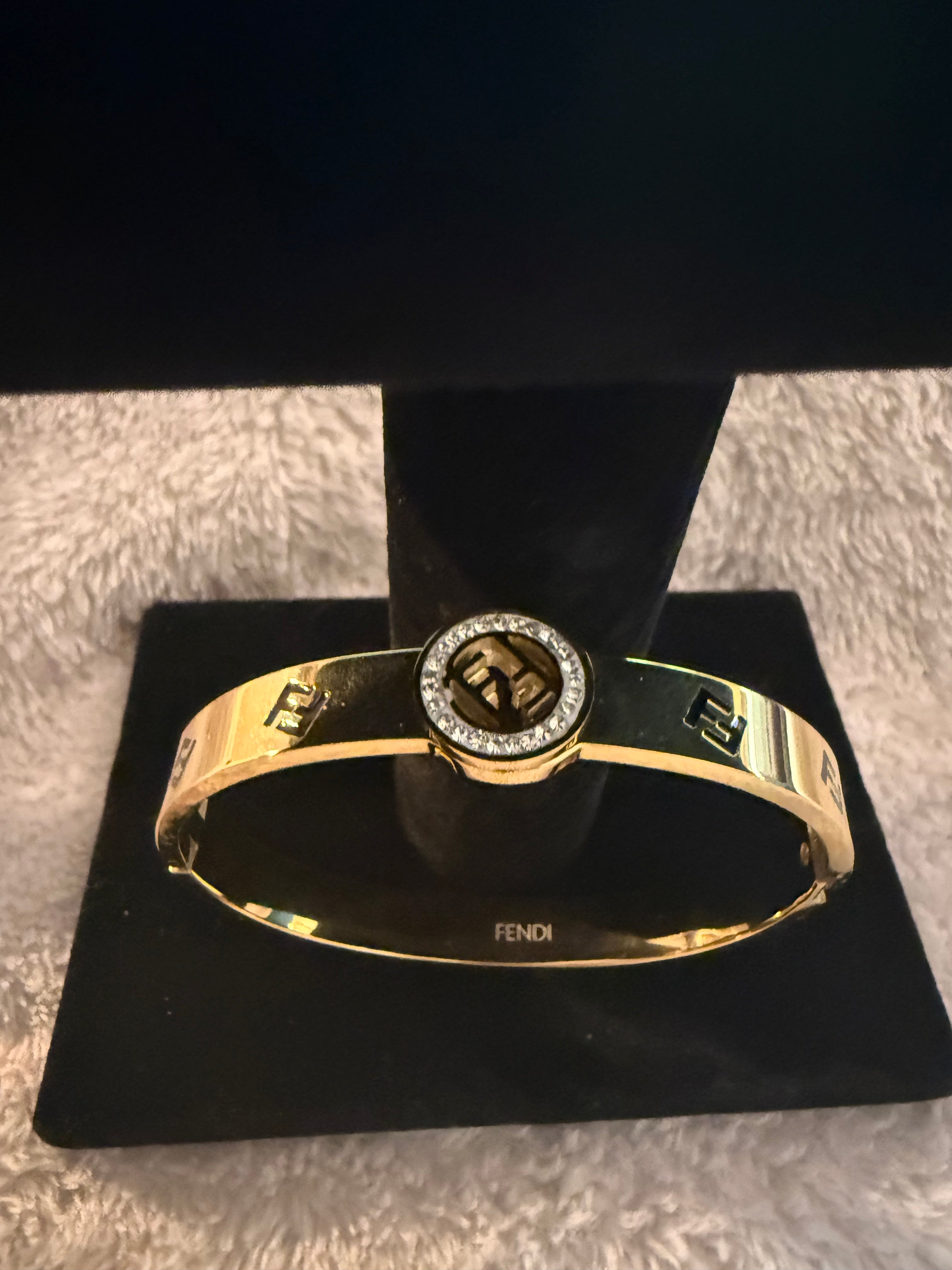 The Signature Cuff — Gold Designer Edition