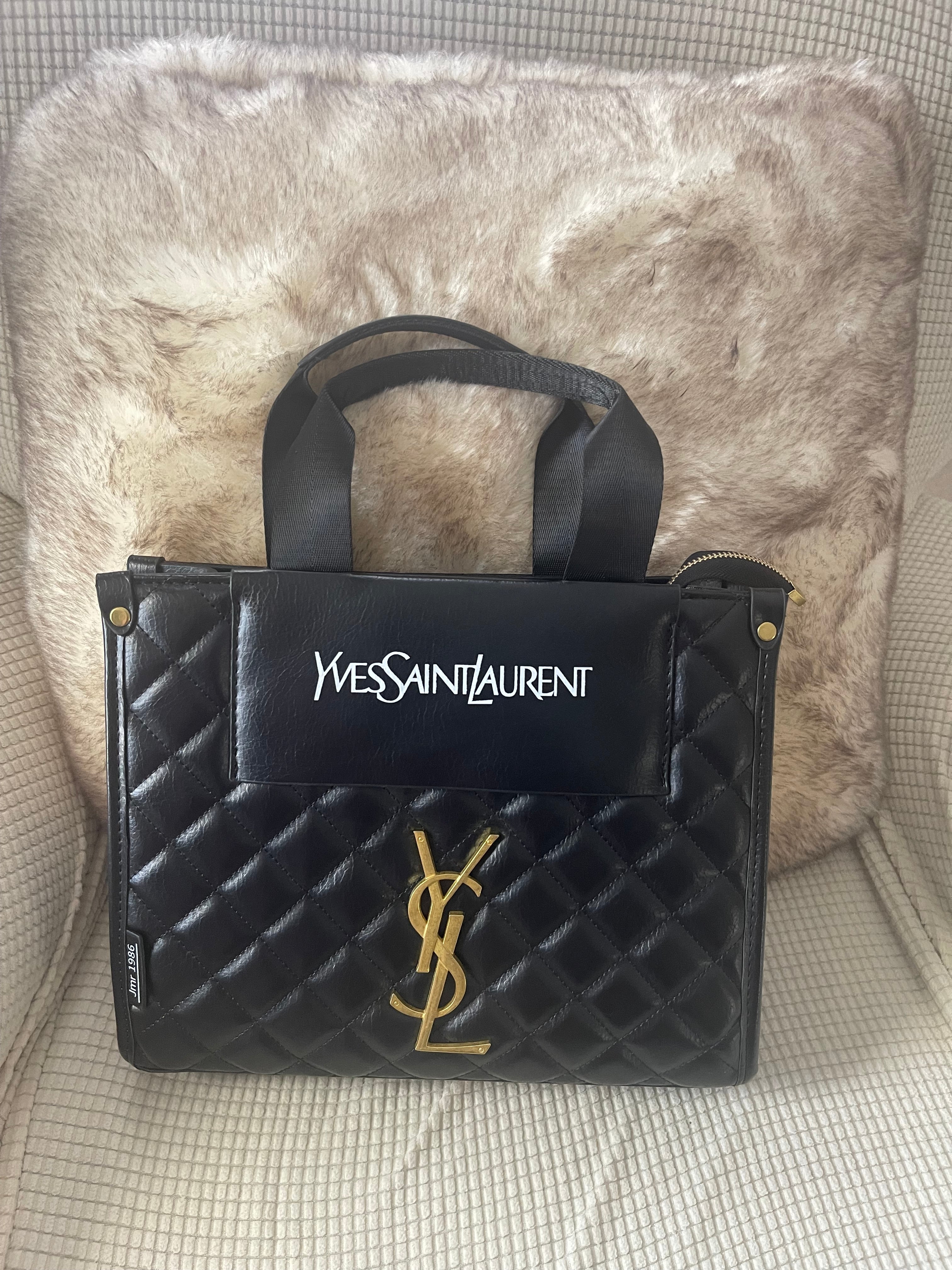 Elegant Medium Leather Handbag